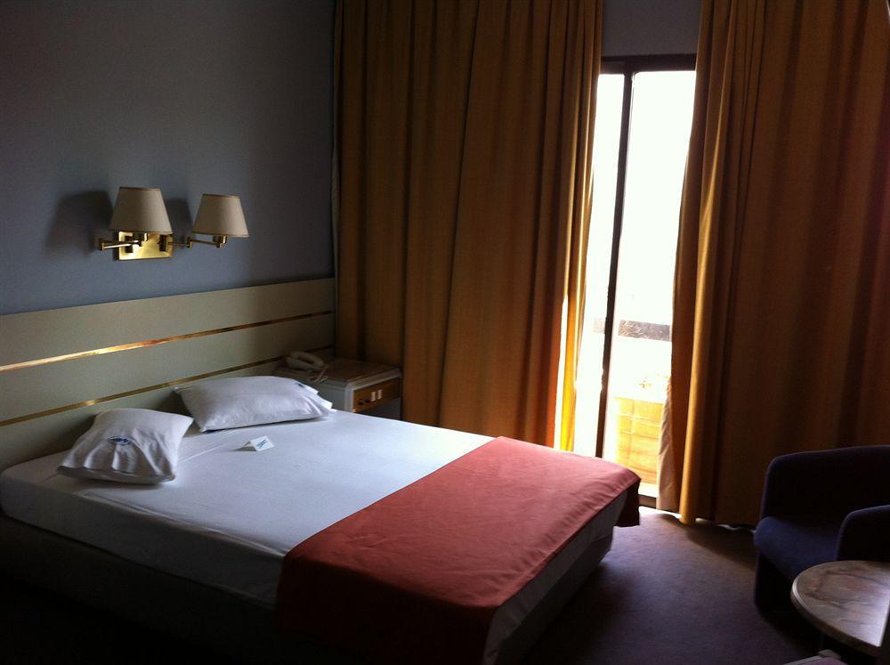 Hotel Mistral Pire Dış mekan fotoğraf